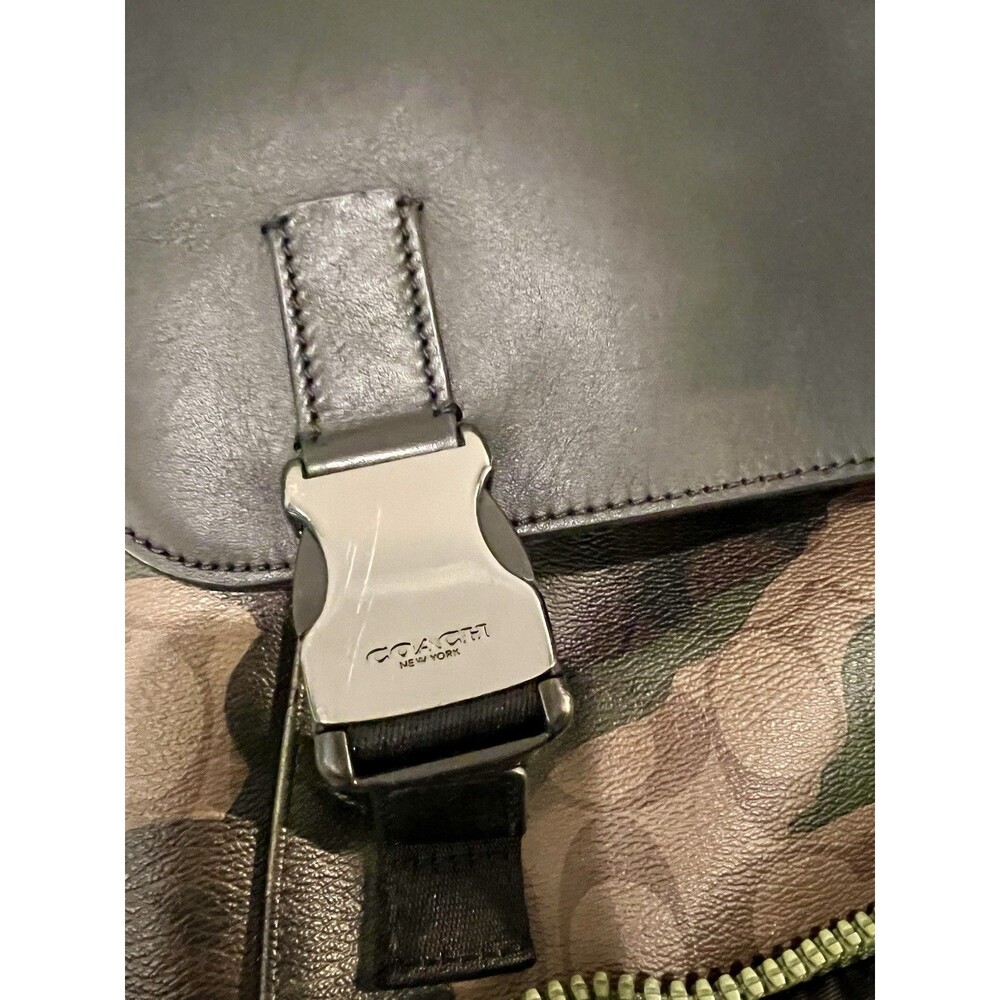 Coach Camouflage Backpack with Green Logo - Picture 5 of 16